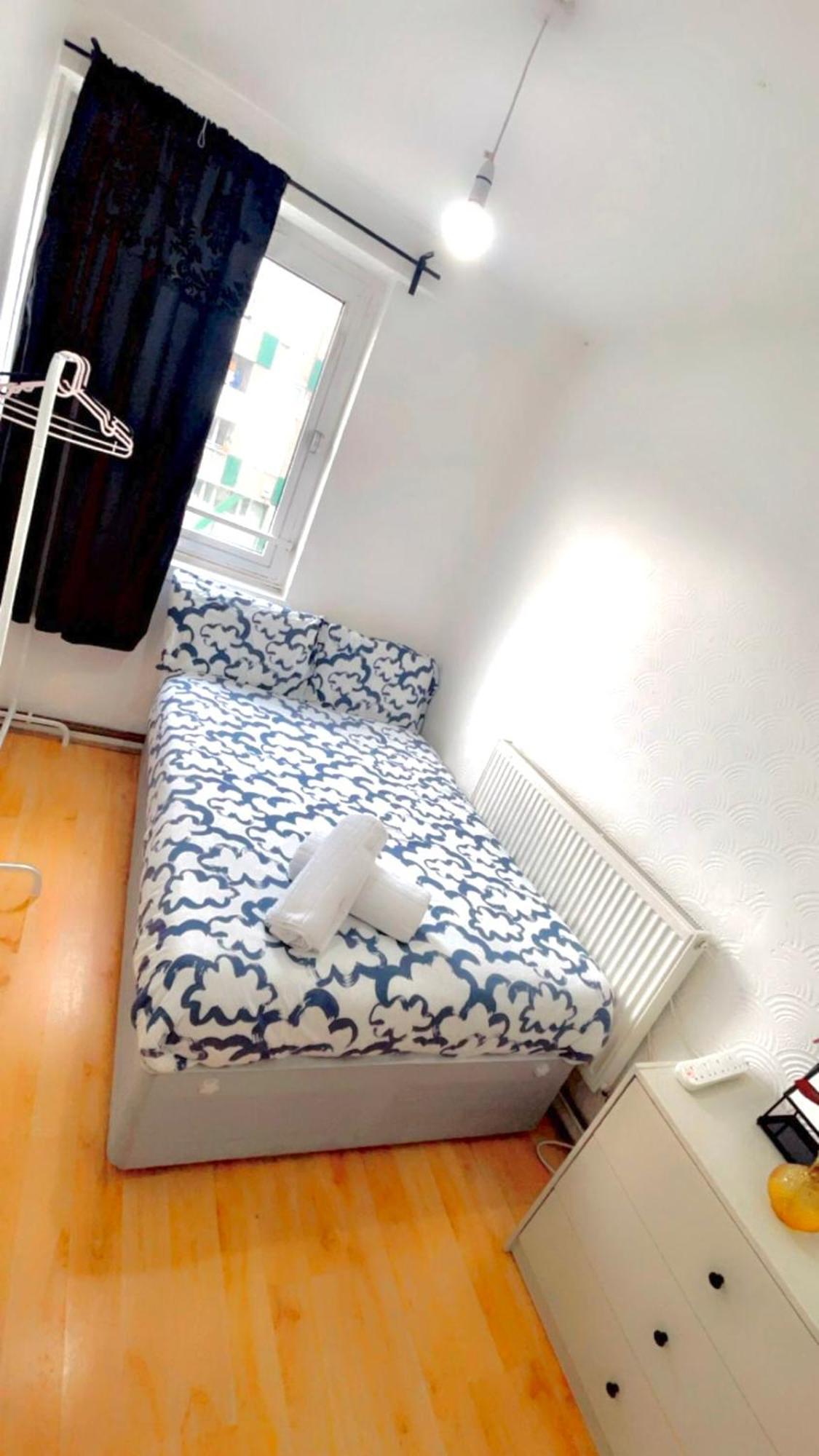 Cozy In 1 Stop To Liverpool Street Habitación en casa particular Londres